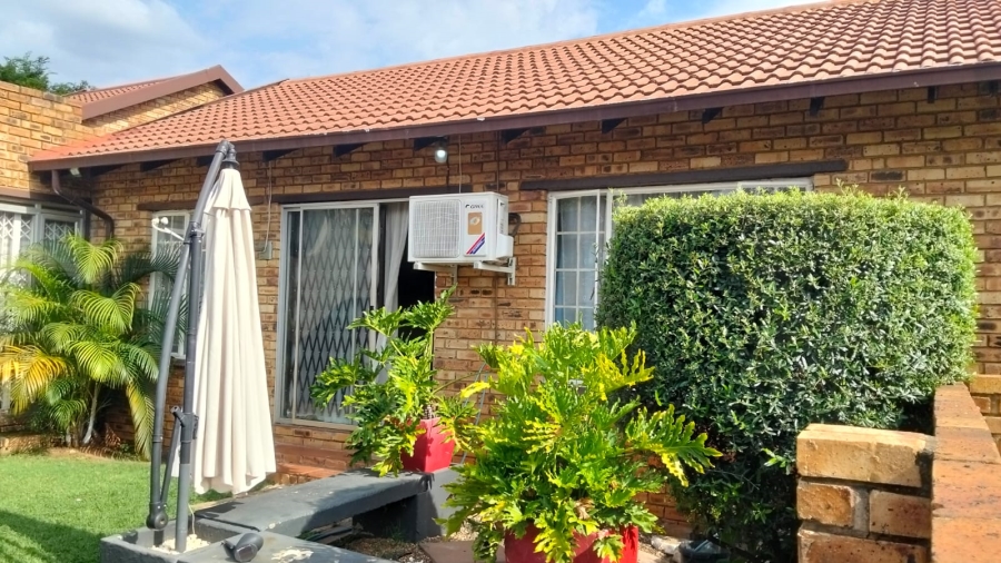 3 Bedroom Property for Sale in Safari Gardens North West